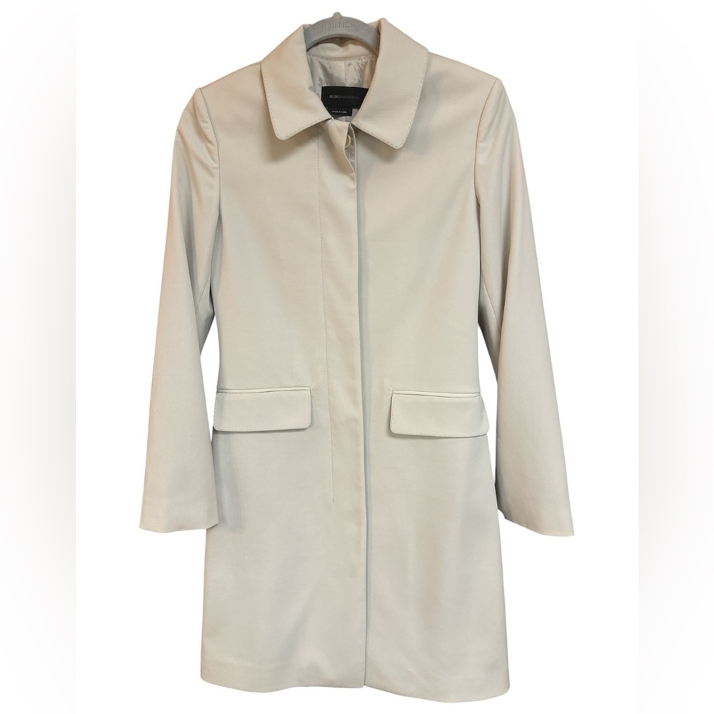 BCBGMaxazria Cream Slim Fit Trench Coat Hidden Placard Preowned XS